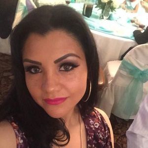 Meet your Posher, Esmeralda